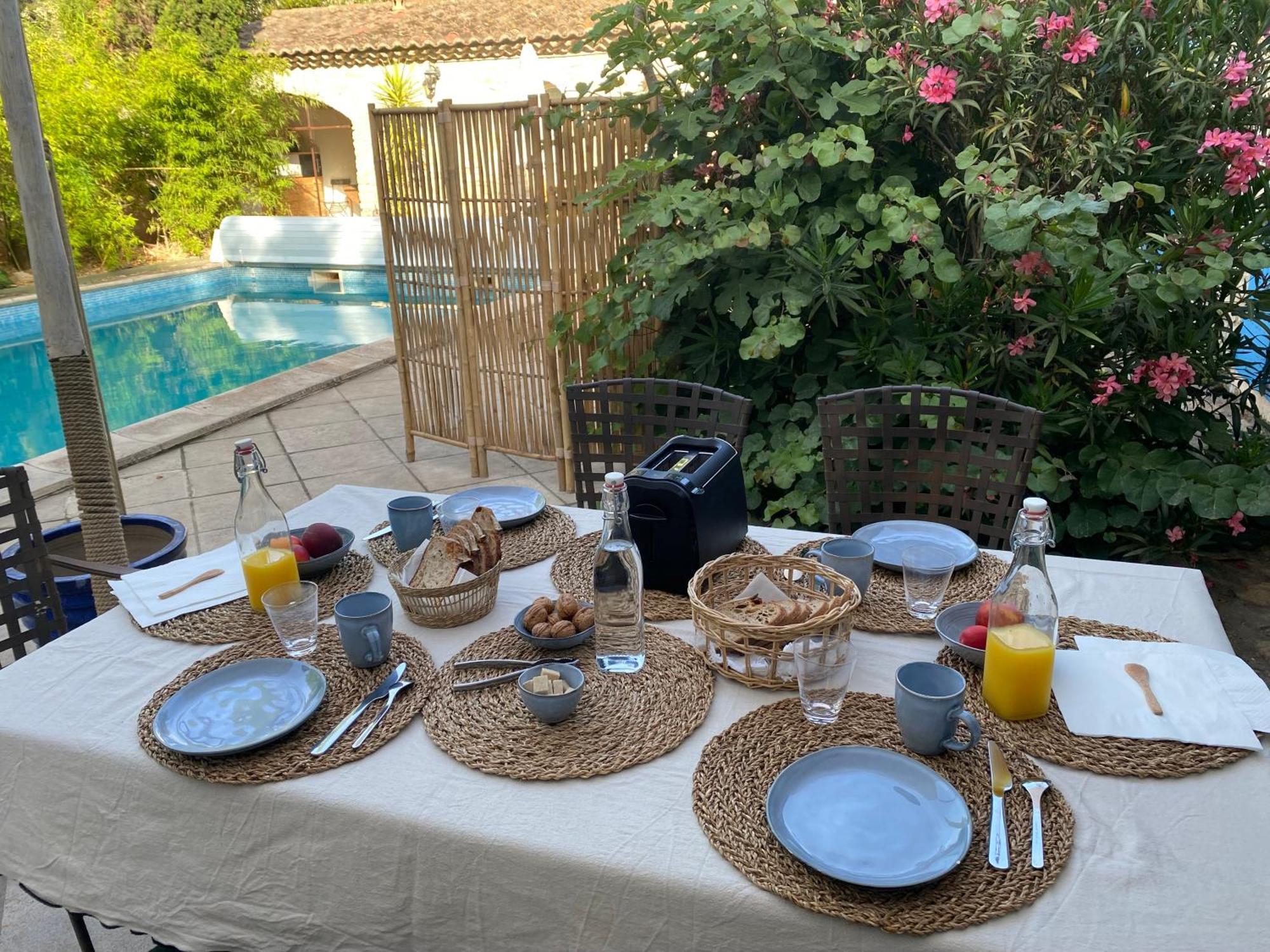 Bed and Breakfast Le Patio Aux Oiseaux La Ciotat Esterno foto